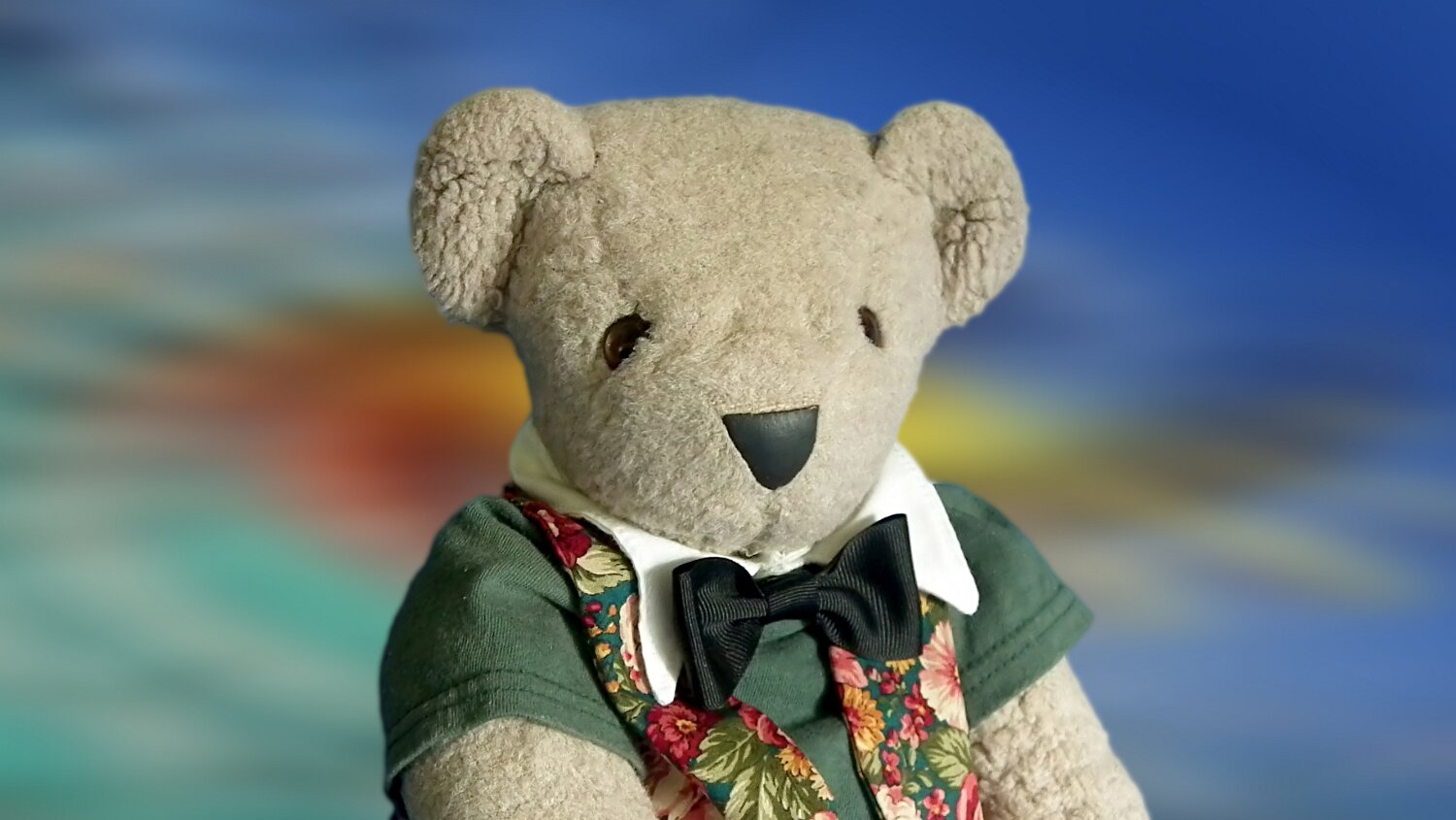 Theodore welcomes Summer