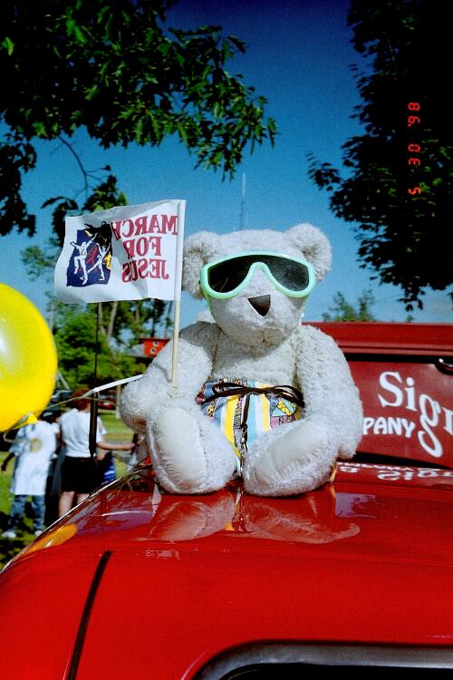 MFJ 1998 Dianne Camera 01