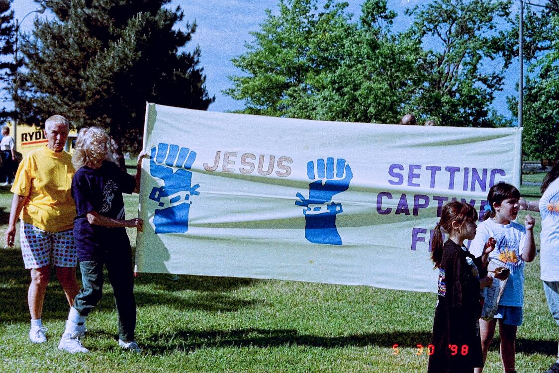 MFJ 1998 Dianne Camera 04